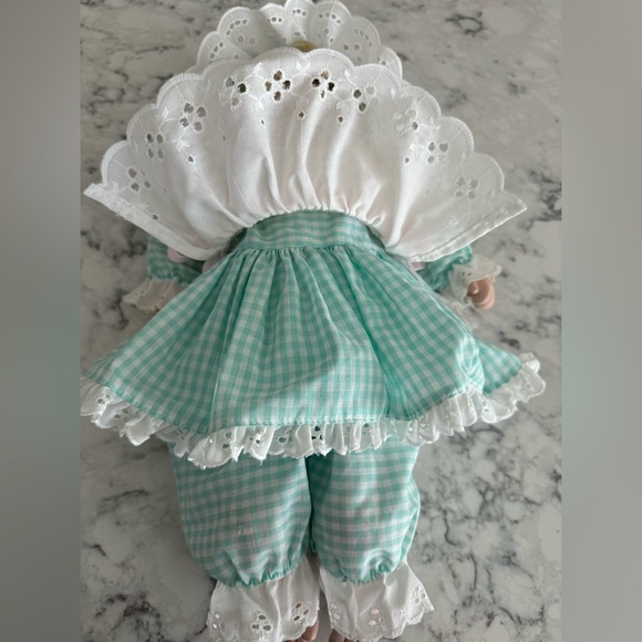 Holly Hunt Sugar Plum  Doll Tiny Treasures World Gallery Collection - Picture 4 of 16